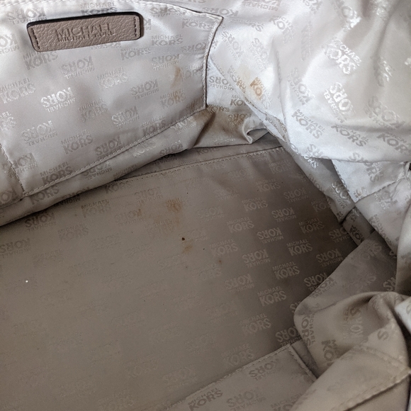 Michael Kors Weekender Bag - Picture 7 of 9